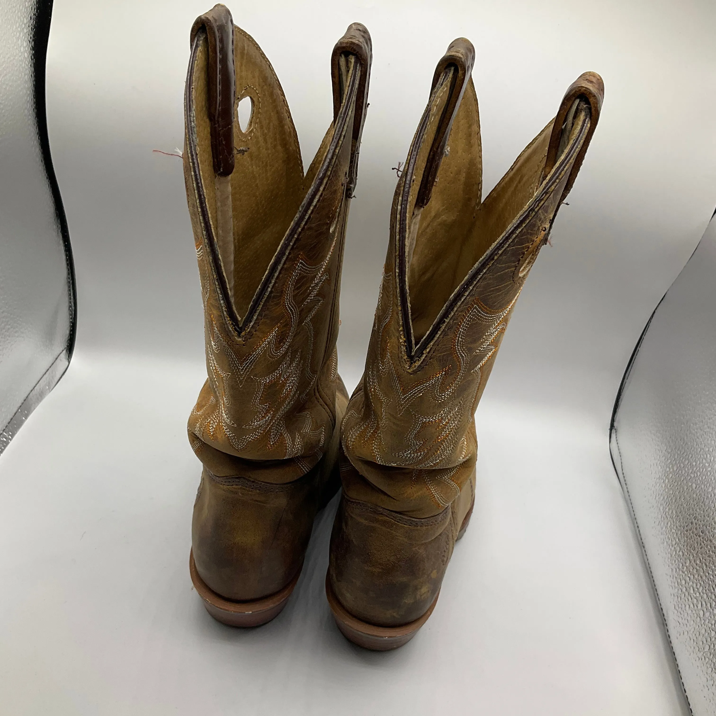 Boots Western By Clothes Mentor In Tan, Size: 9